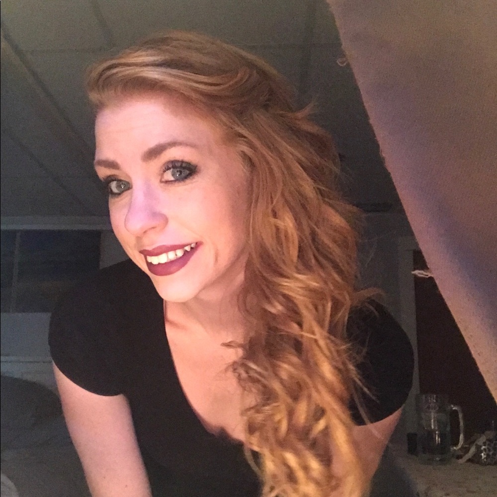 Meet your Posher, Ashley